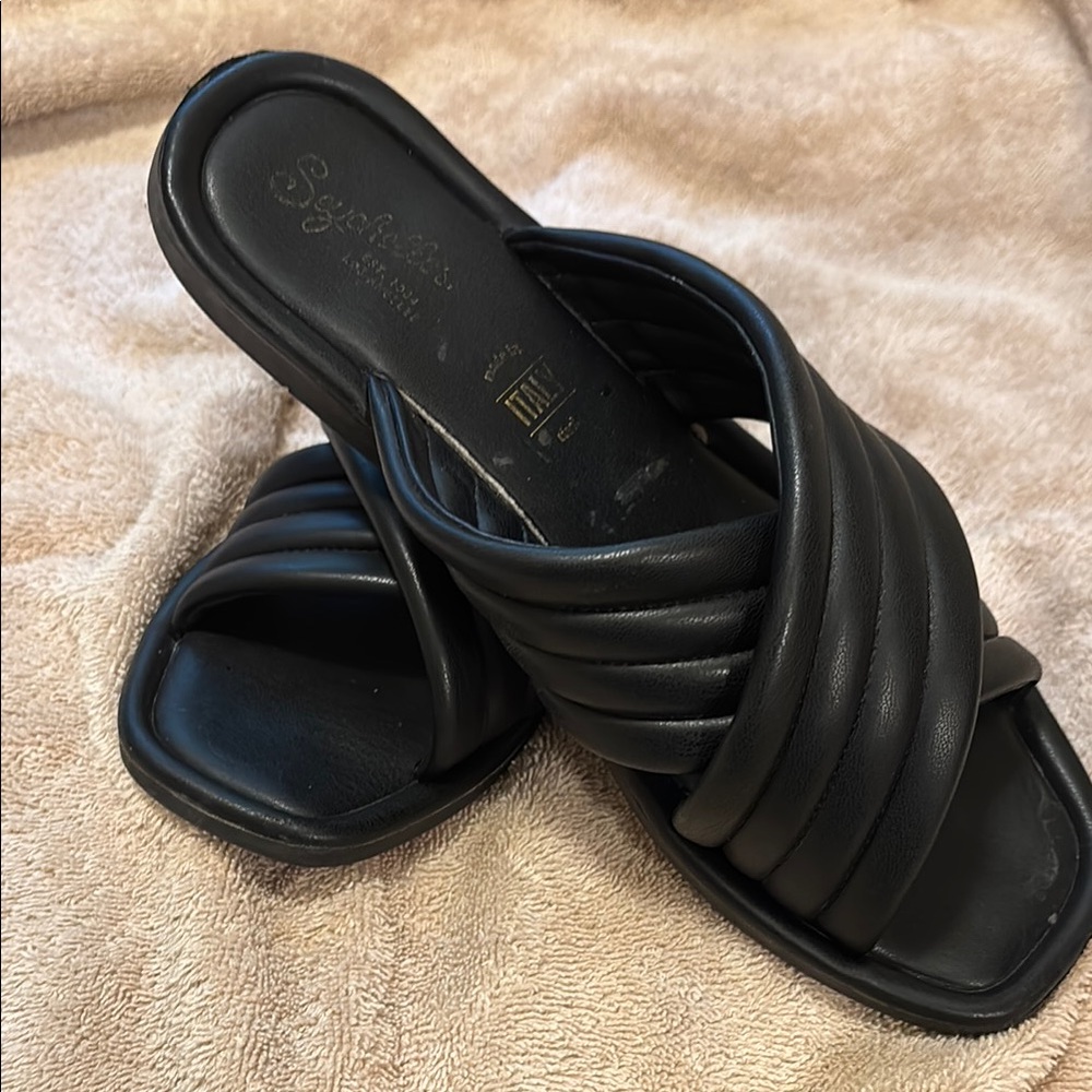 Seychelles Black Quilted Slip-On Sandals